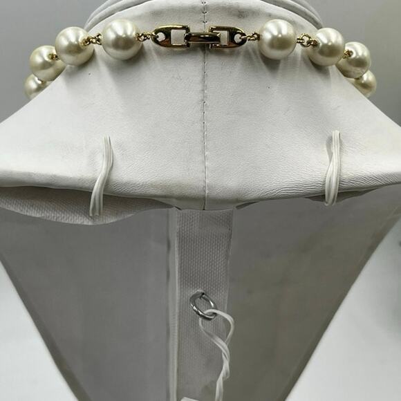 Napier Vintage Vintage Beaded Faux
Pearl Gold Tone Long Faux Station Necklace - Picture 9 of 9